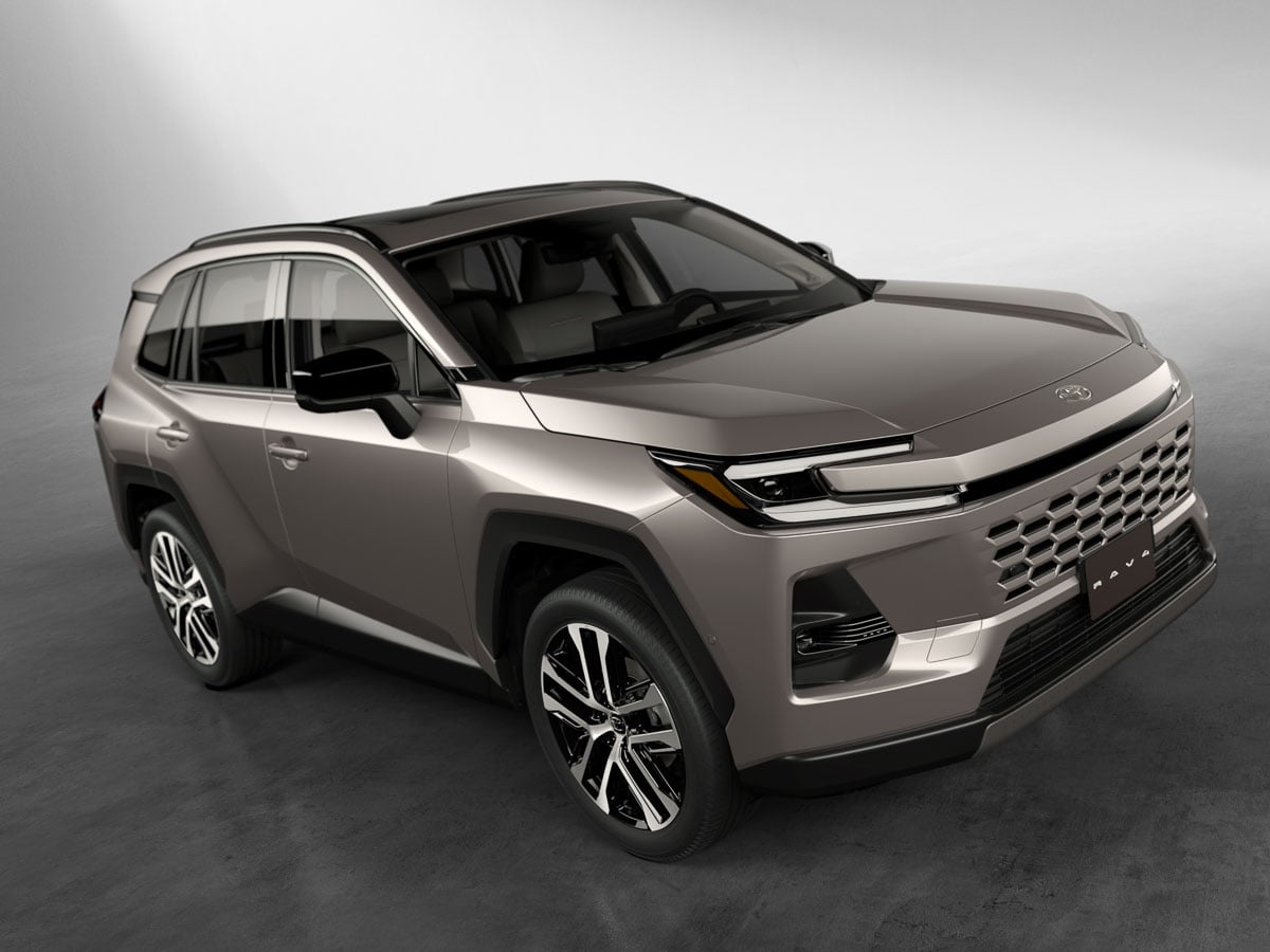 Toyota RAV4 熱賣大缺貨！美國經銷商曝庫存：「還沒停好就賣光！」