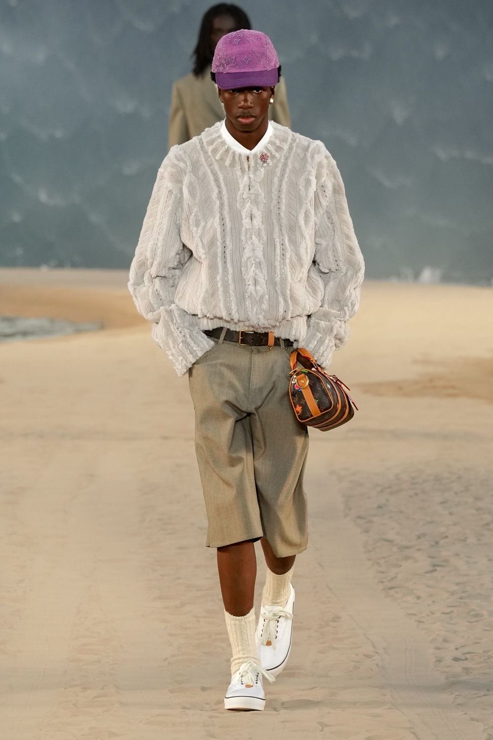 Pharrell 最新 Louis Vuitton 2027 春夏男裝秀登場!巨型海浪搬進巴黎,前排嘉賓超大咖,Quavo、Lil Baby 新歌同步首播!