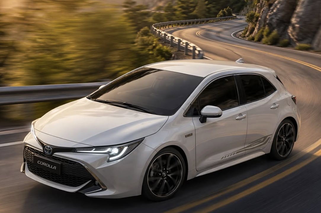 豐田 Toyota 卡羅拉運動版 60 週年台灣限定特仕車開賣!金色徽飾+2 公升引擎售價約 97.9 萬元