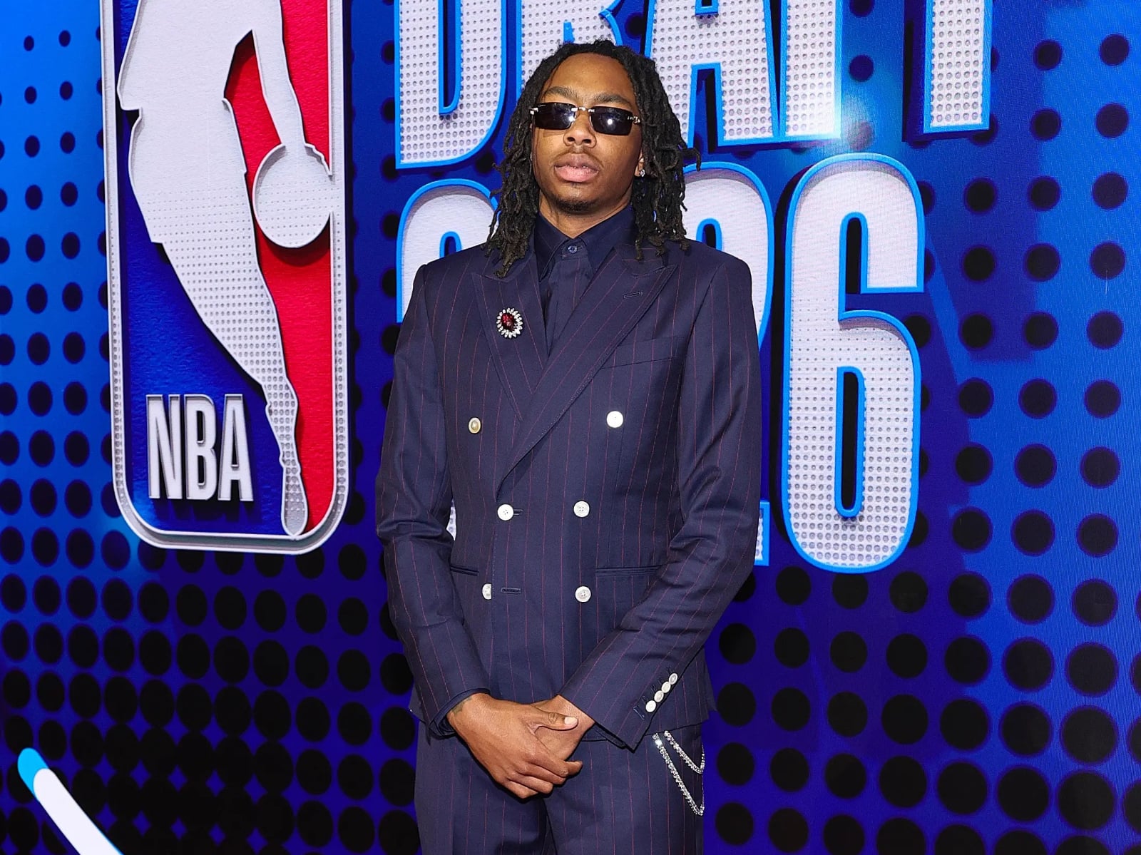 NBA 選秀／杜克新星 Isaiah Evans 身戴 400 萬美元珠寶亮相卻首輪落選！網友笑稱：「珠寶沒帶來好運」