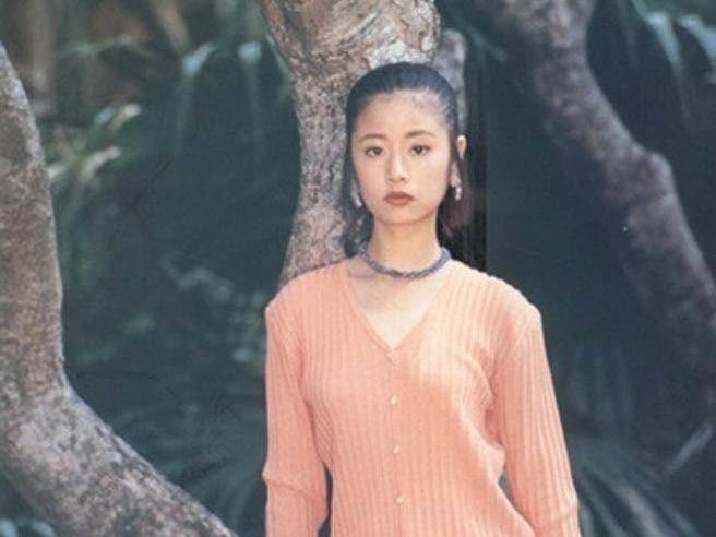 林心如高中舊照曝光！網友看呆：「美到像畫出來的！」