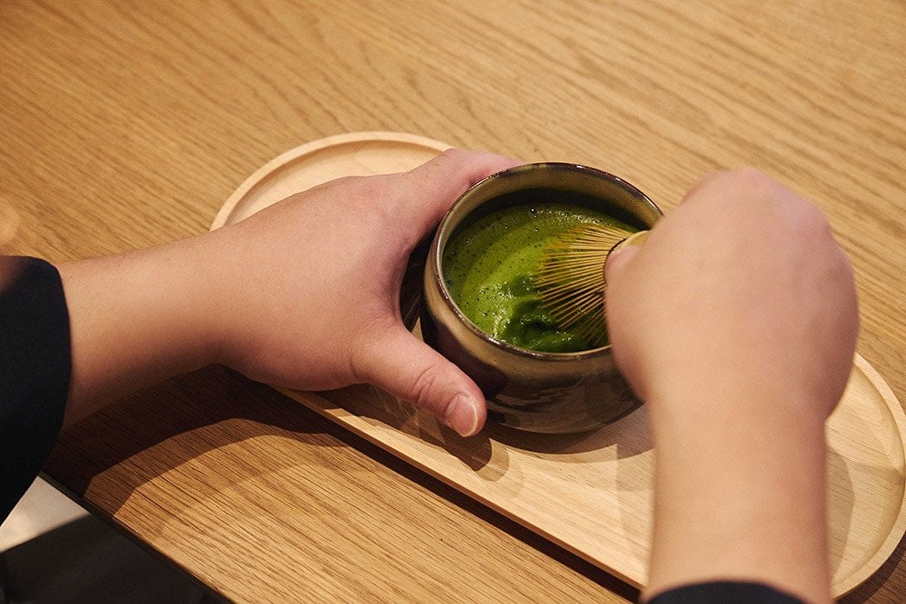 HOLA × 辻利茶舗 TSUJIRI 聯名登場！居家香氛、限定甜點、茶食一次收齊
