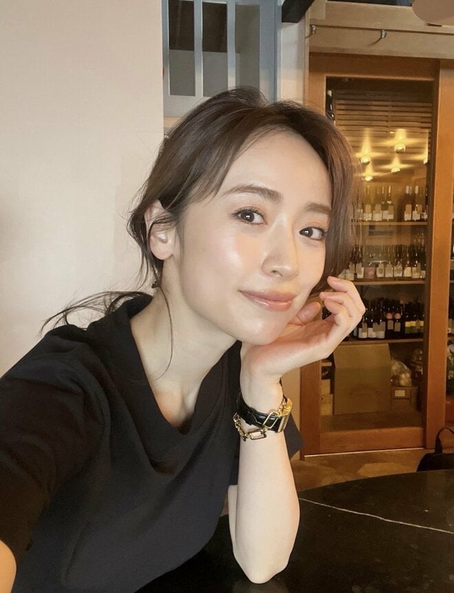 谷口彰悟妻泉里香37歲火辣身材曝光！交往10年甜蜜結婚，網友：『完美詮釋真人版娜美』