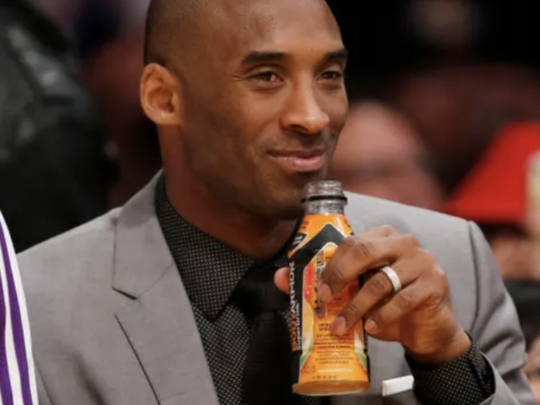 NBA/Kobe Bryant 神投資運動飲料賺翻!600 萬美元變 4 億,獲利超越 NBA 生涯薪資!