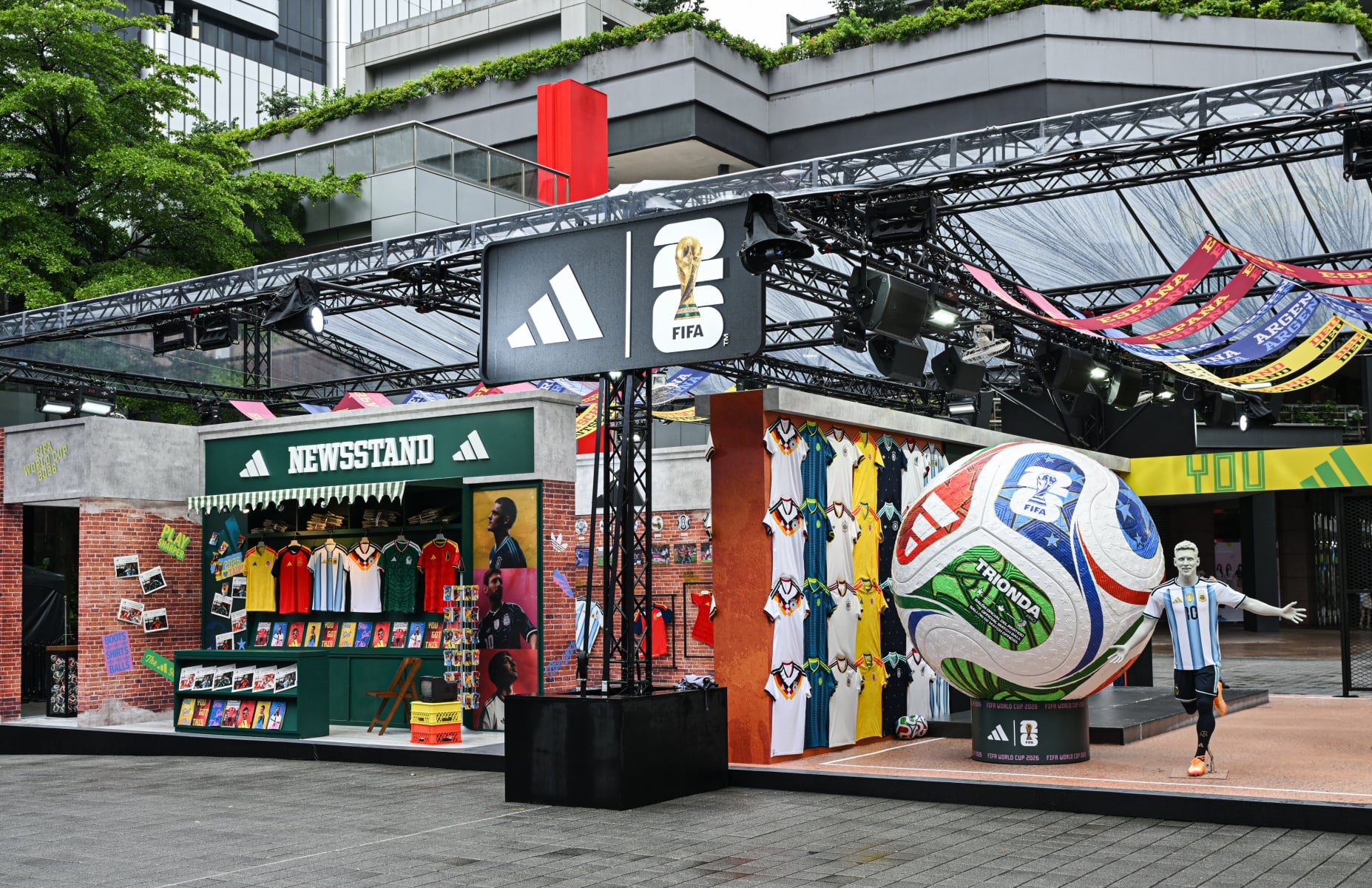 adidas 2026 FIFA 世界盃足球街區台北信義盛大登場！婁峻碩、陳華示範 Blokecore 潮流穿搭！