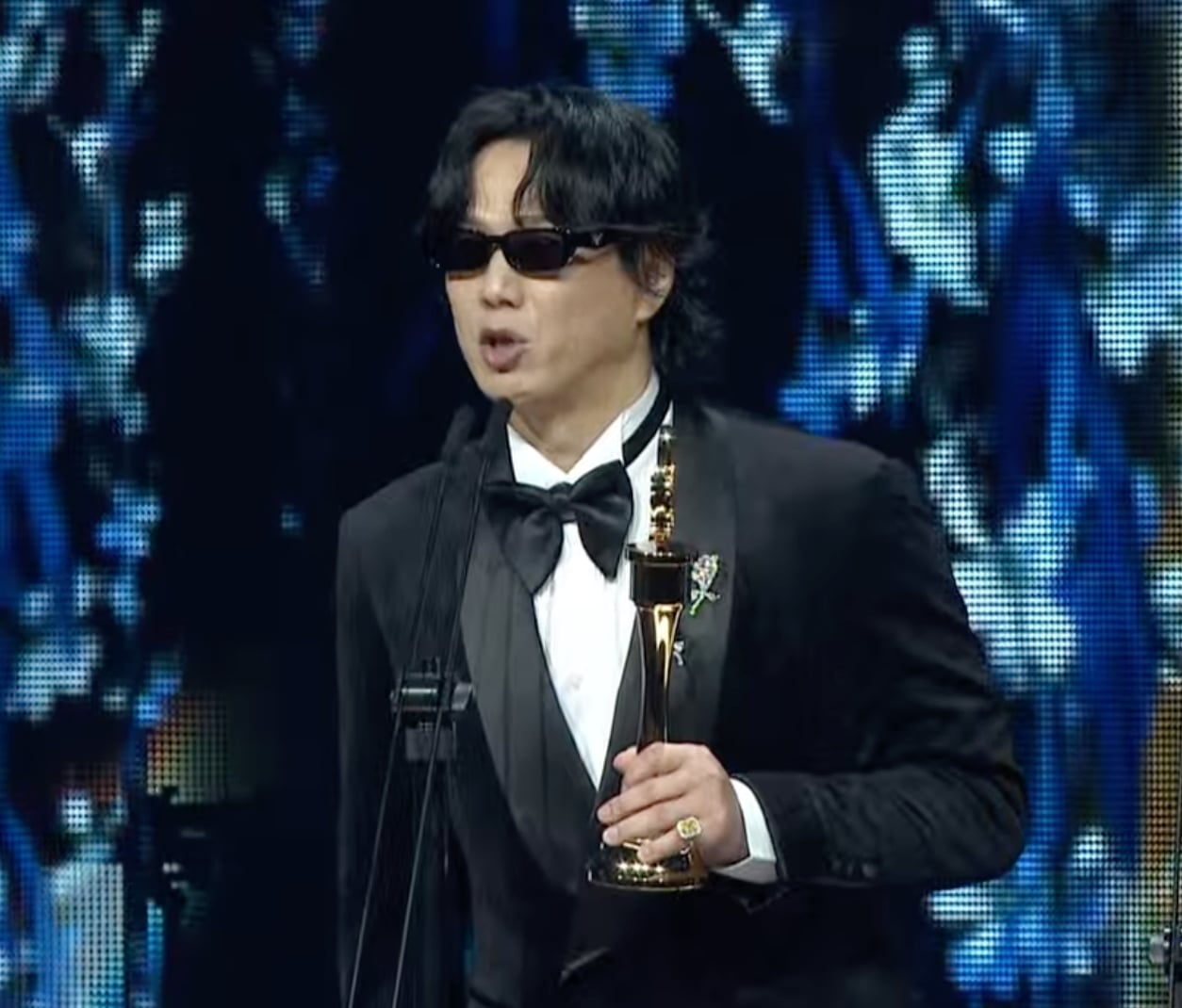 金曲 37／蕭煌奇奪下第 5 座最佳台語男歌手，幽默喊：「我的五金行開張了！」