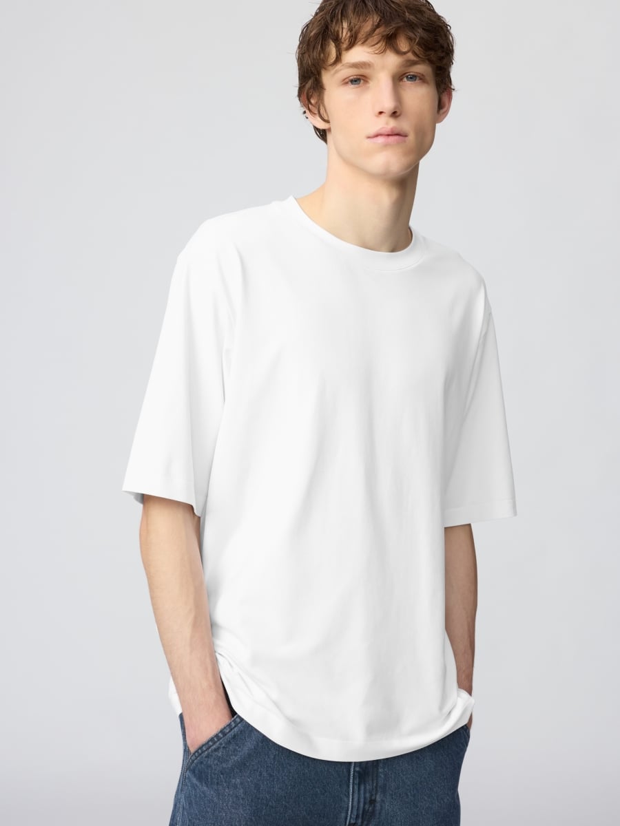 36°C 爆熱天氣救星！UNIQLO 推 3 大夏日穿搭靈感，AIRism、DRY-EX 機能單品搭萬元旅遊金等你抽！