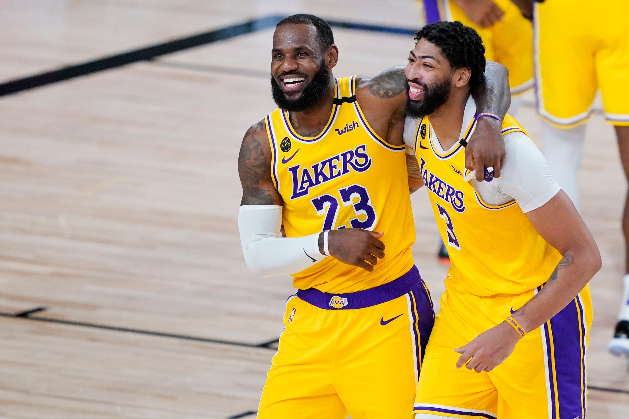 NBA／勇士願開 1500 萬美元追詹皇，但不想用巴特勒換戴維斯？Curry 生涯末期能否再次衝擊冠軍？