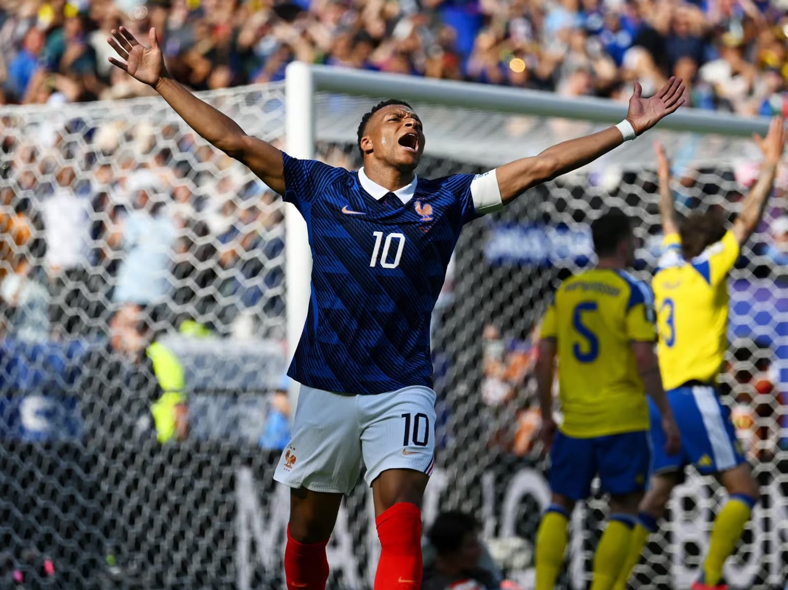 世界盃／法國半場前率先進球領先瑞典！Mbappé 世界盃進球數來到 17 球⋯法國暫時 2:0 領先！