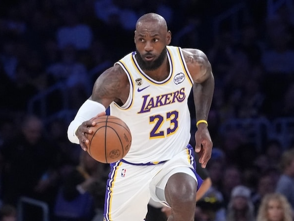 NBA／詹姆斯下家「理想條件」曝光！外媒爆料「願意簽底薪加盟爭冠球隊！」