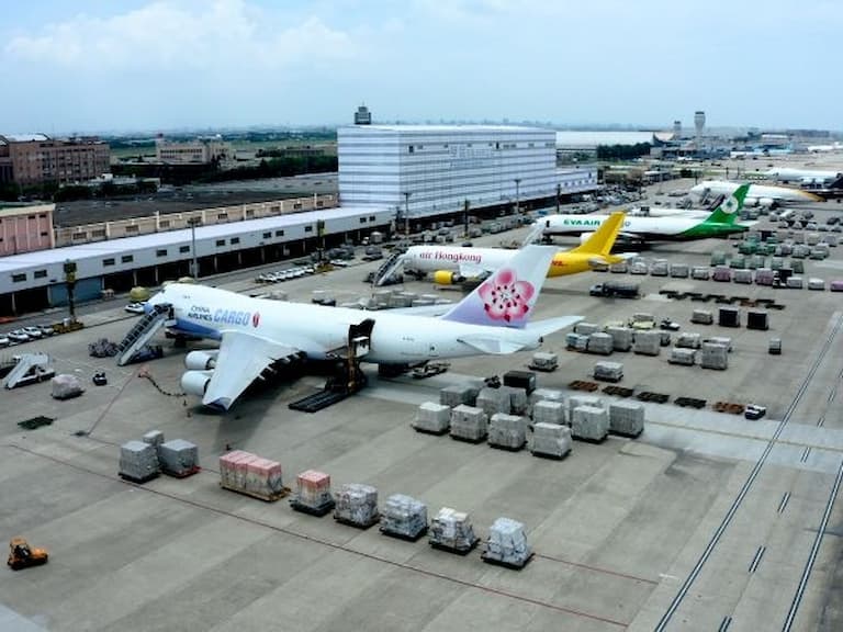桃園機場航廈電車 7/1 正式停駛！「2 大免費接駁」替代方案一次整理！