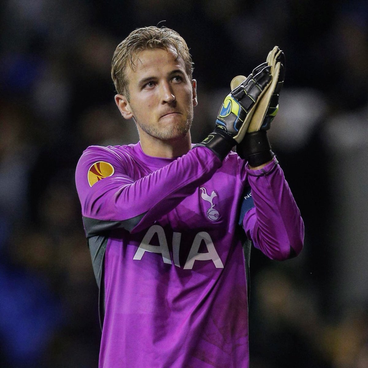 英格蘭隊長凱恩 Harry Kane 的 10 件事介紹!青梅竹馬童話愛情、貝克漢的同校學弟!