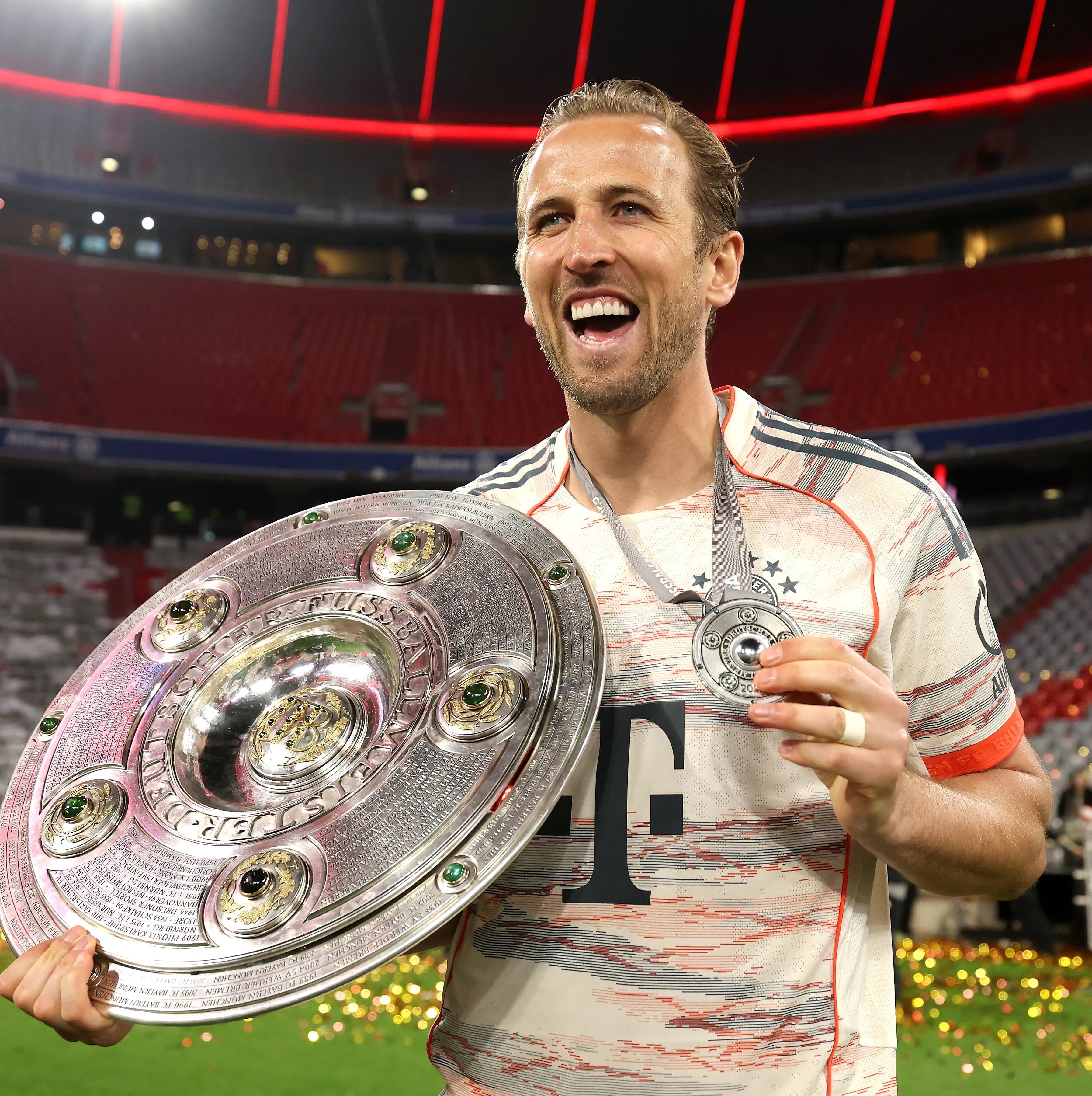 英格蘭隊長凱恩 Harry Kane 的 10 件事介紹!青梅竹馬童話愛情、貝克漢的同校學弟!