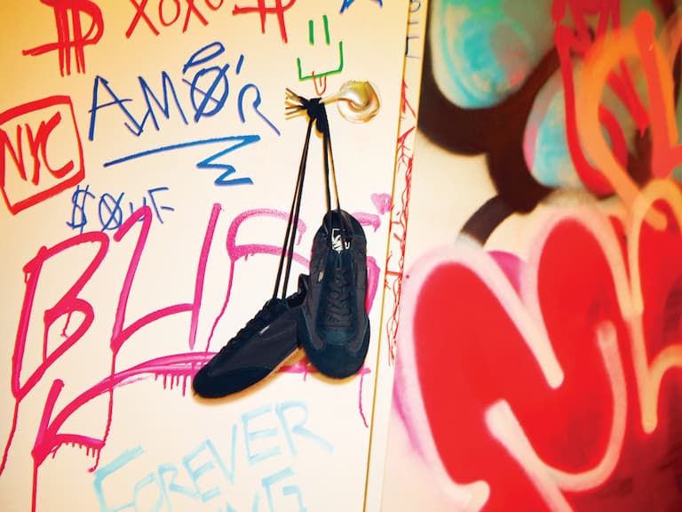 80 年代復古跑鞋魂回歸！Vans Super Lowpro Ballet Light 曝光，網讚：「開學季穿搭神器來了！」