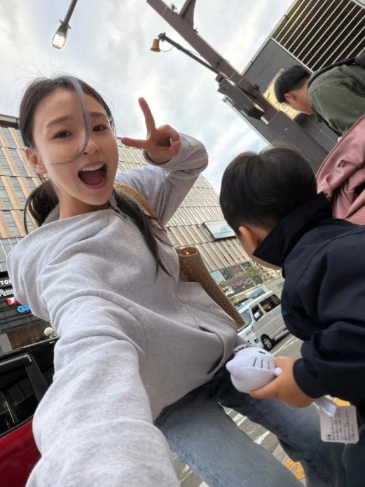 孫延在 32歲親子日常曝光!炎夏帶兒子玩沙、搭摩天輪,「我的小人類」萌翻粉絲