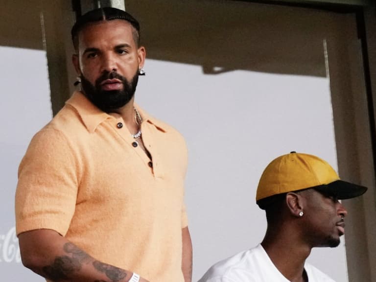 Drake 現身世界盃力挺 C羅！進球反應曝光，與 LeBron 關係修復傳有新進展！