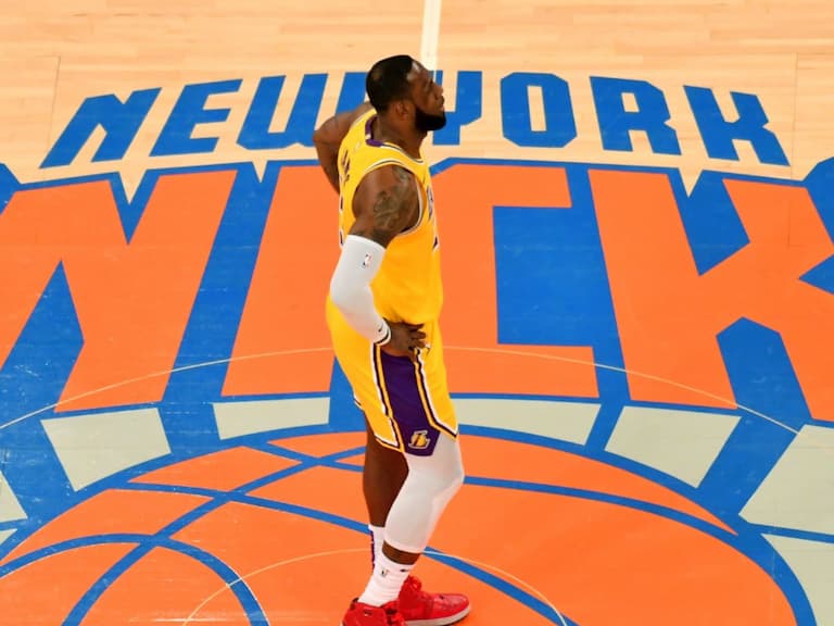 NBA／尼克傳對 LeBron James 有興趣？冠軍隊搶人消息曝光，網友狂讚：「底薪加冠軍最快樂」