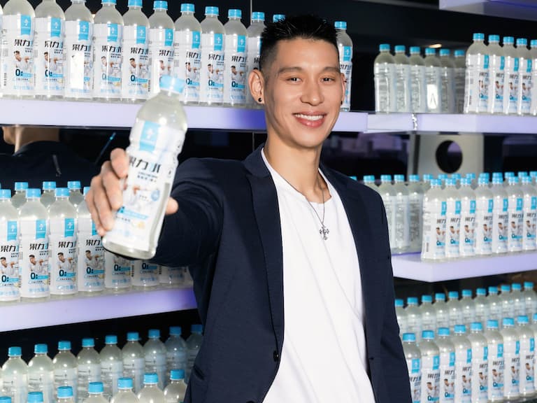 林書豪聯名補給飲「JLIN x PASSION 24 果力水」正式發表！零添加糖電解質、豪哥親自投入研發！