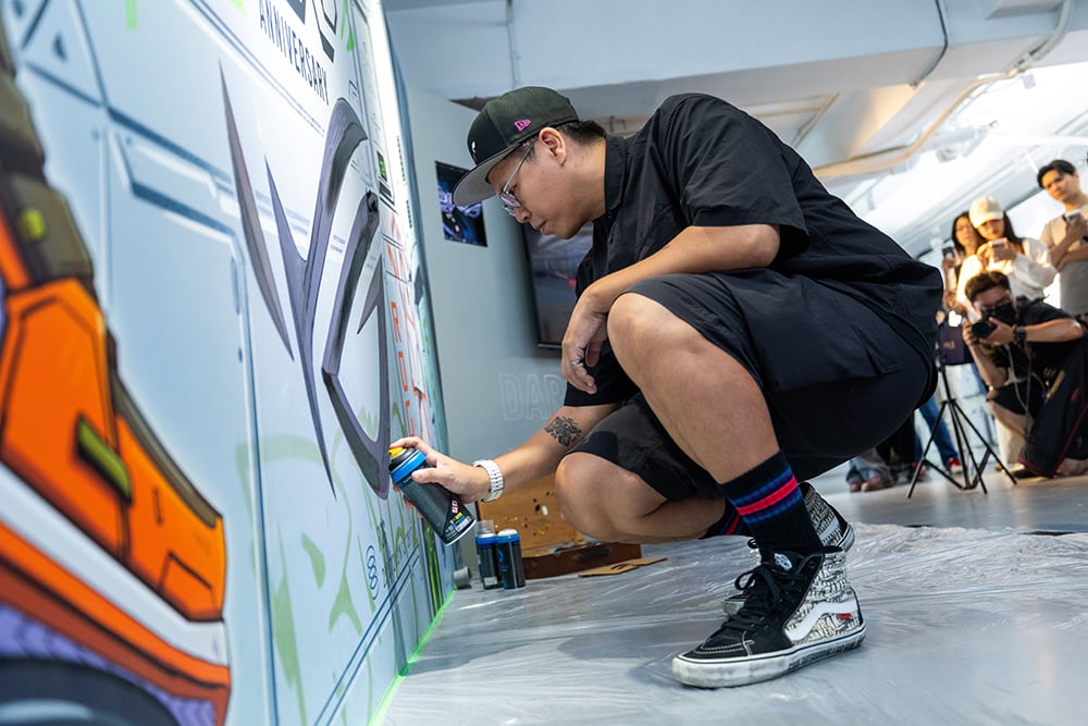 ROG 20 週年限定特展超狂登場!鋼彈、新世紀福音戰士聯名改裝機曝光⋯電競迷必衝中山!