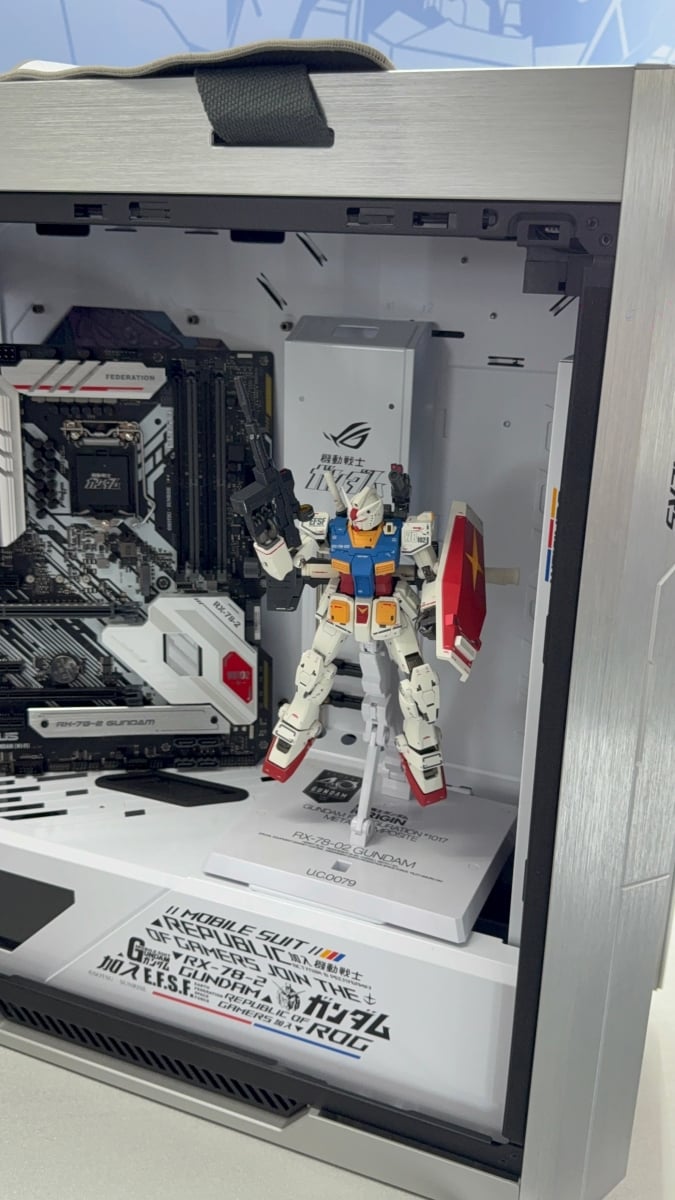 ROG 20 週年限定特展超狂登場!鋼彈、新世紀福音戰士聯名改裝機曝光⋯電競迷必衝中山!