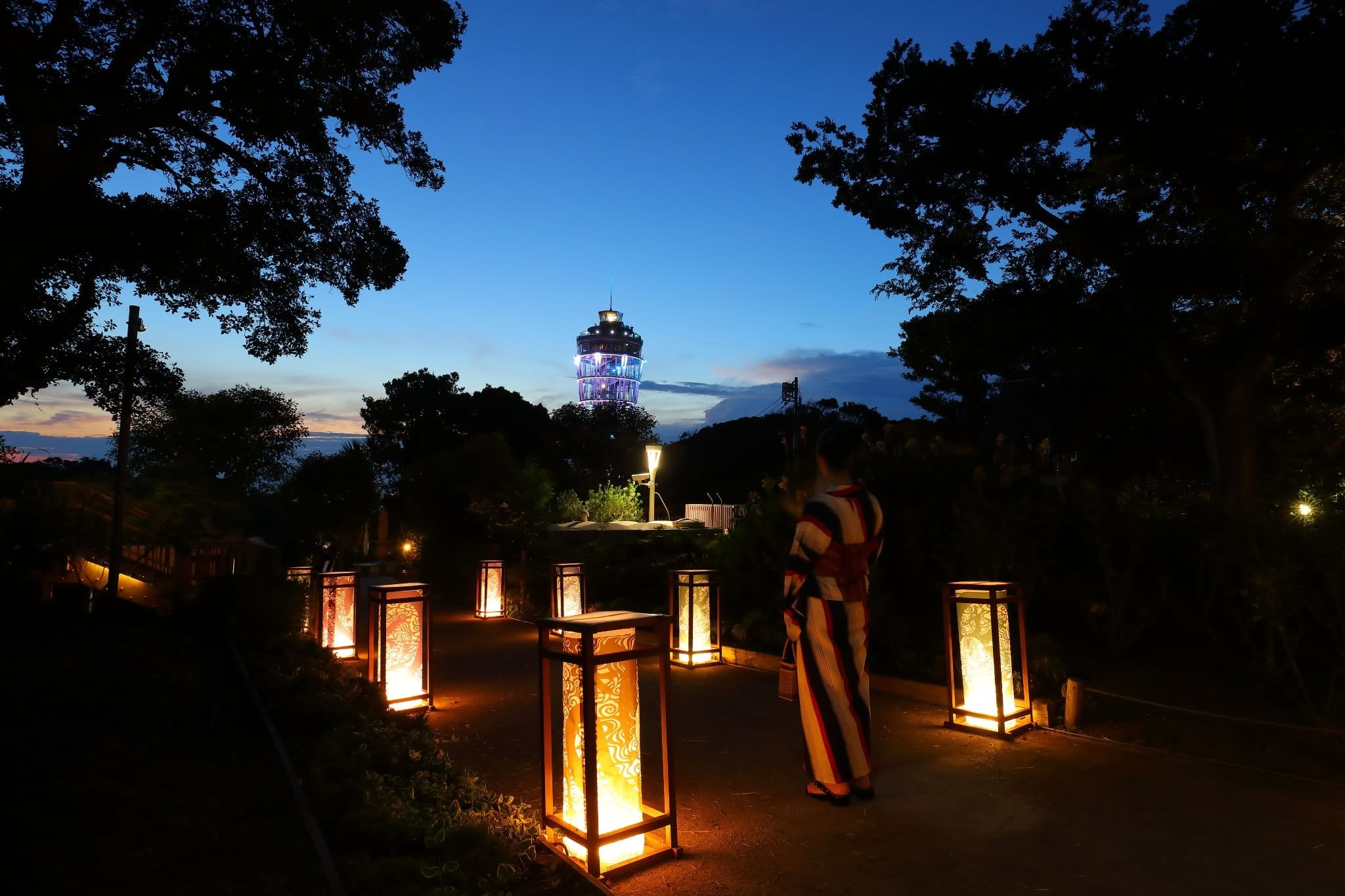江之島燈籠祭2026夏日登場!1000基燈籠點亮夜空,5米巨型燈籠與貝殼風鈴超夢幻