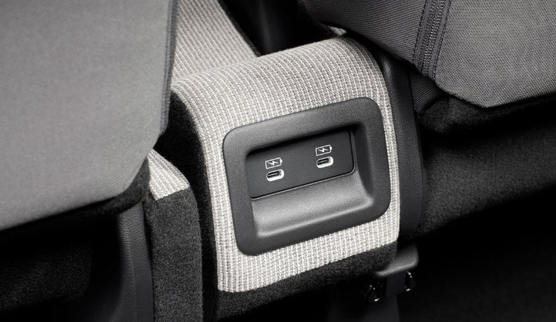 Honda N-BOX 獨霸日本!10萬2419台銷售5年連續第一,唯一突破10萬大關的車型!