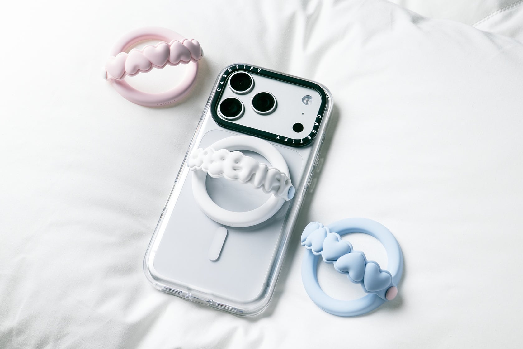 CASETiFY 推出「雲朵系列」手機殼狂讚爆!3 款夢幻配色、軍規防摔、Messy Mark 快閃咖啡廳必朝聖!