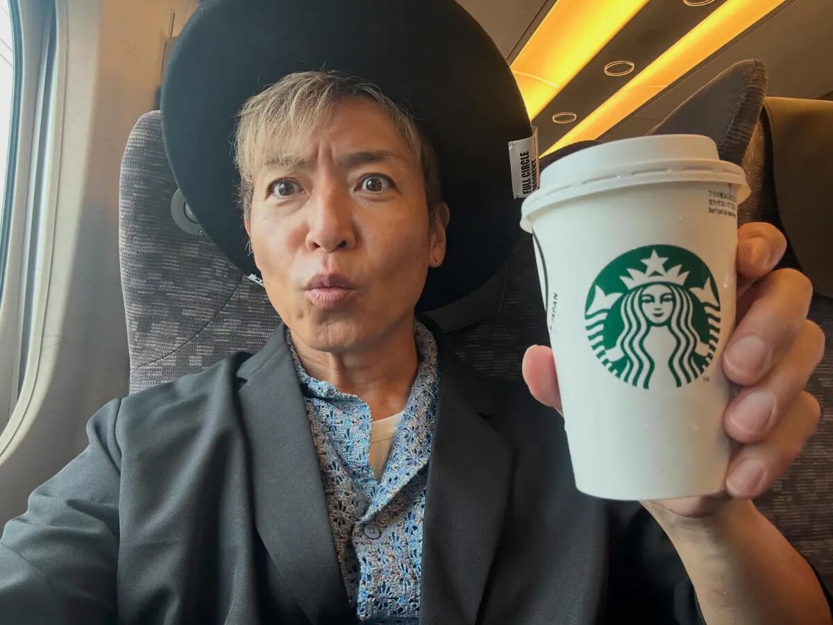 鶴野剛士新幹線自拍撞臉木村拓哉!日本網友全認錯,台灣人卻笑:「根本吳宗憲!」