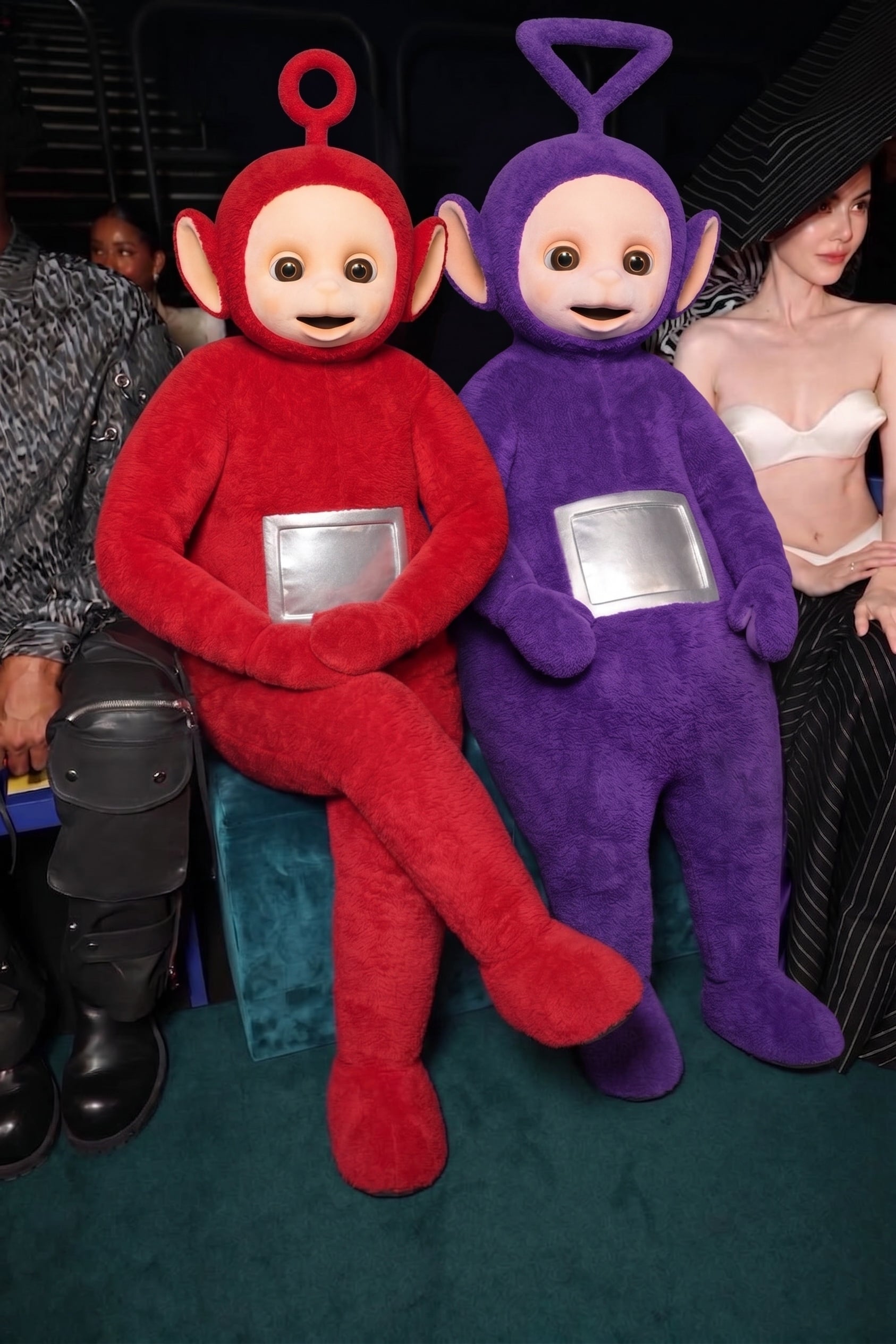 范冰冰、Cardi B 同框 Robert Wun 2026 秋季高訂大秀造型引熱議!網歪樓:「天線寶寶出來了嗎?」