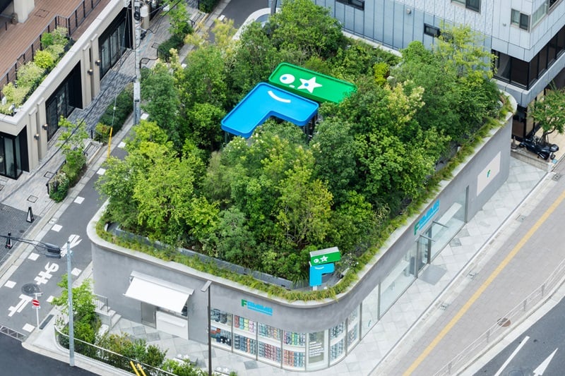 NIGO 打造的「下一代全家」開幕!FamilyMart 首間旗艦店 FAMIMA PARK AZABUDAI 東京登場