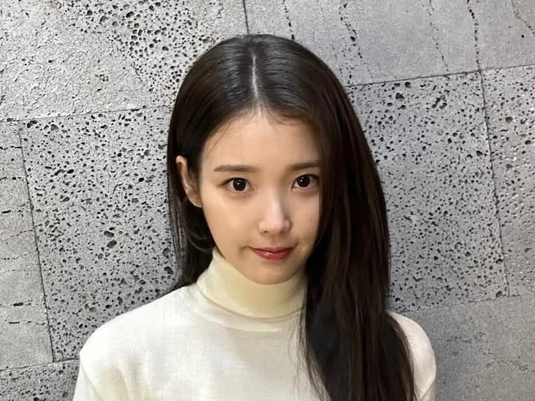 IU IG 近況貼文引粉絲擔心！一句「感覺有些不對勁」掀心理狀況討論！