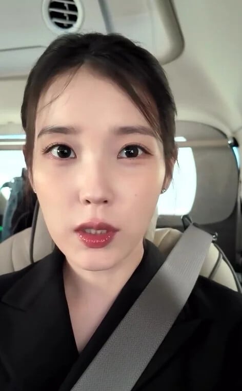 IU IG 近況貼文引粉絲擔心!一句「感覺有些不對勁」掀心理狀況討論!
