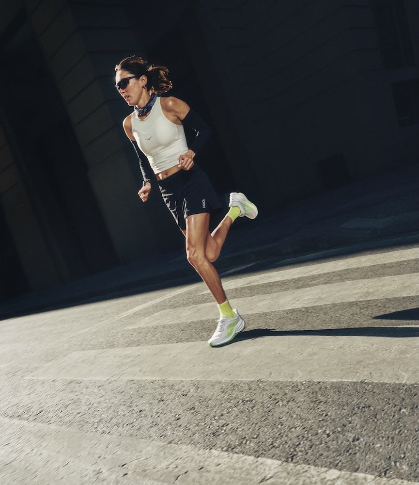 運動/HOKA Clifton 家族新成員來了!Clifton PRO 搭載侵略性滾動科技,進階跑者必備⋯快看規格!