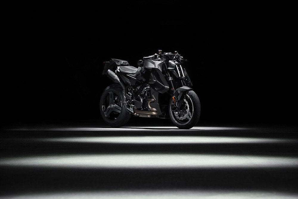 2026重機展四大品牌強勢登場!宏佳騰四新車齊發、Suzuki SV-7GX首發36.8萬元、KTM曝光全球限量100台BRABUS街車