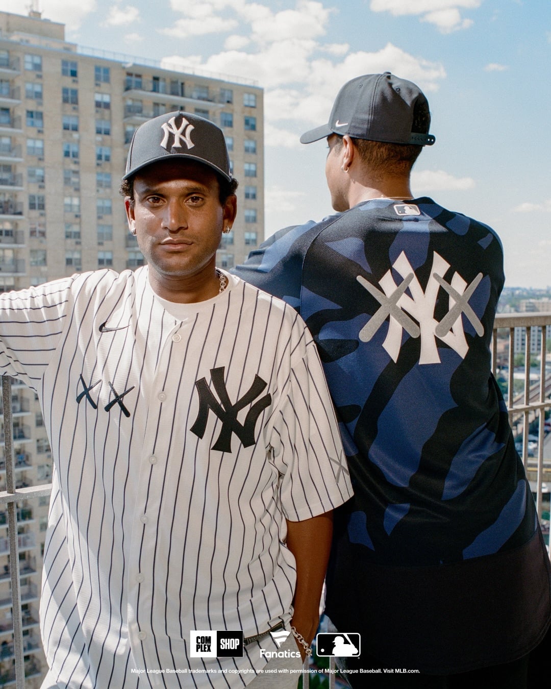KAWS 招牌「XX」眼睛登上 MLB!Fanatics、Complex 攜手打造道奇與洋基聯名系列