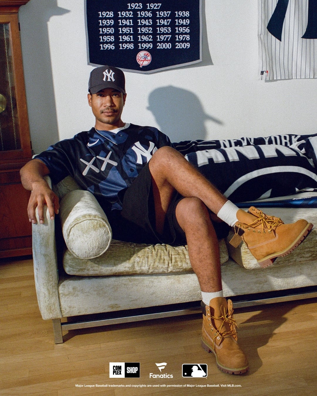 KAWS 招牌「XX」眼睛登上 MLB!Fanatics、Complex 攜手打造道奇與洋基聯名系列