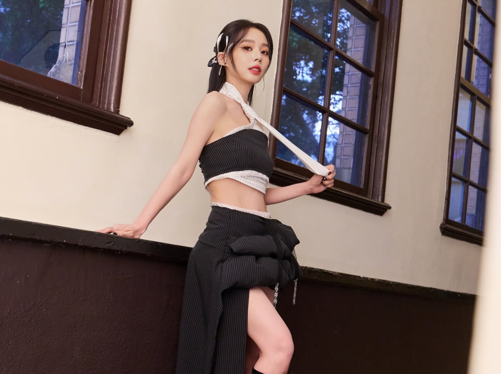 孫淑媚身高 158 台北電影節辣秀纖腰美腿！絕佳狀態引網嘆：「根本 20 歲！」