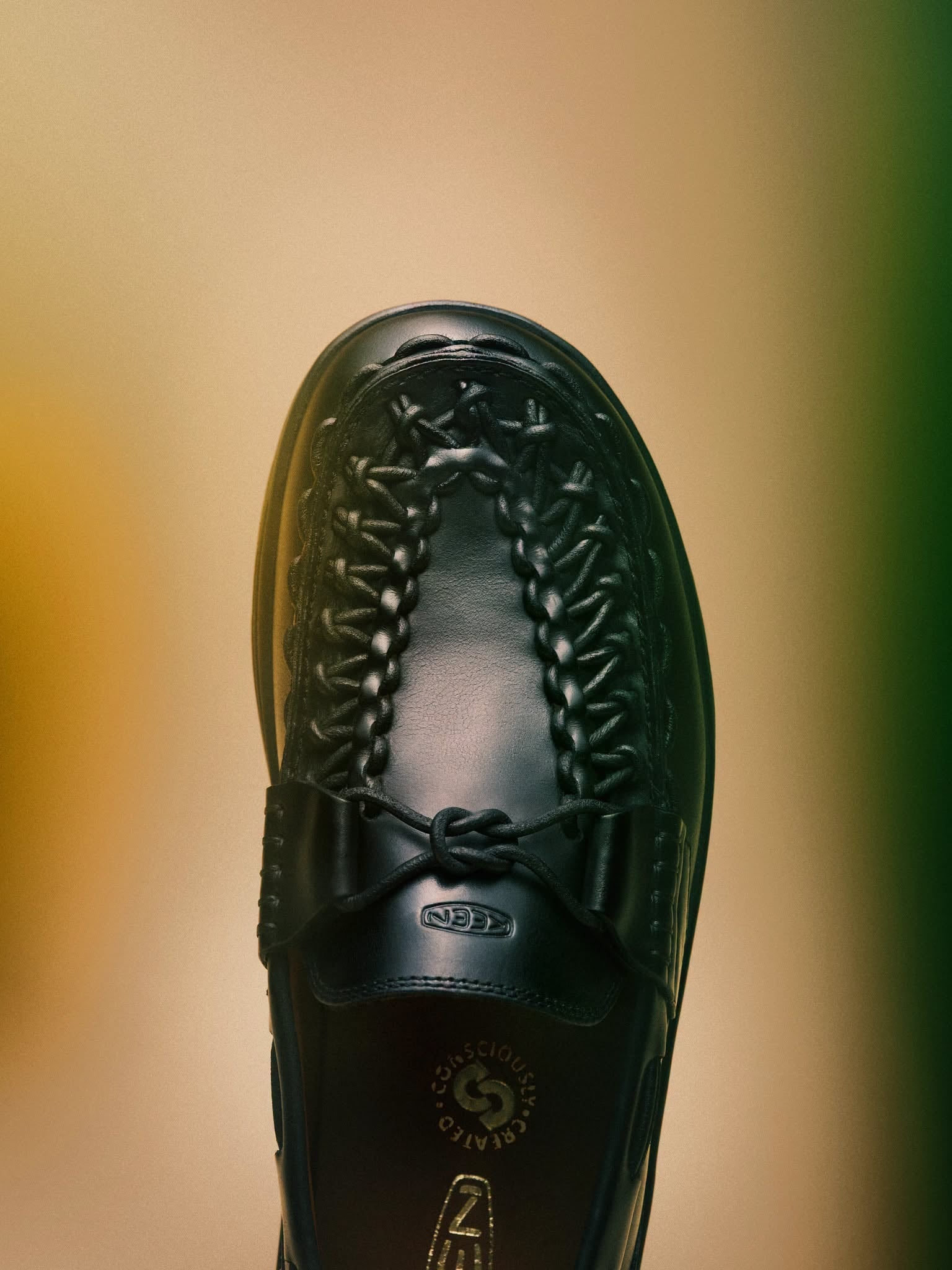 KEEN UNEEK Loafer 樂福鞋台灣發售公開!經典編織繩線+頂級皮革提供滿滿正裝質感!