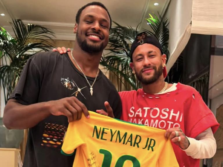 皇太子 Bronny James 曬 Neymar Jr. 親簽球衣！合照曝光體型差距掀熱議！