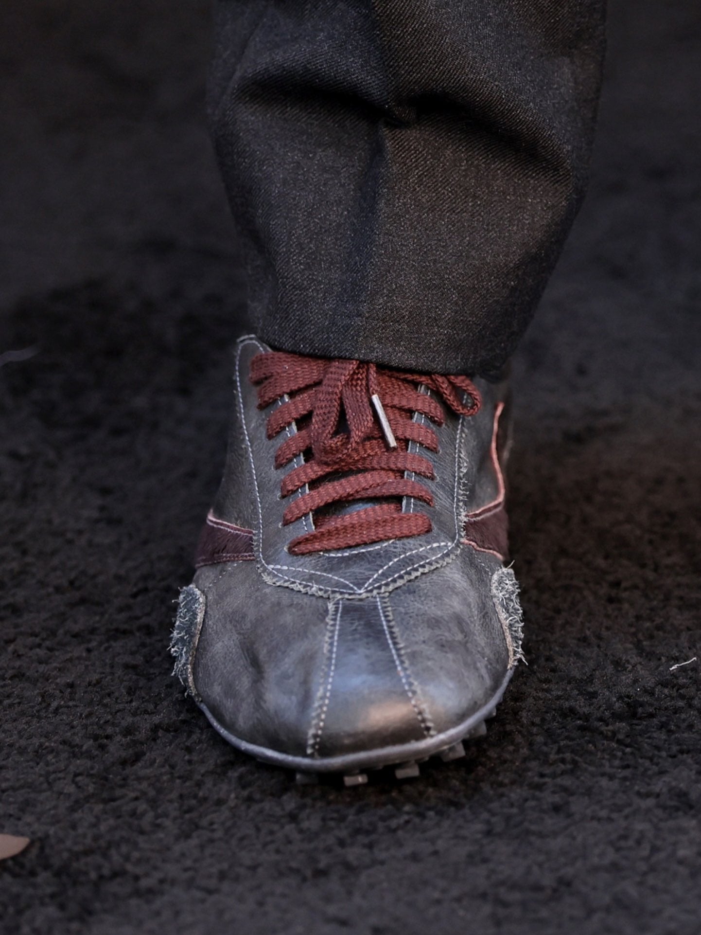 Travis Scott《奧德賽》首映腳踩神秘 Nike!復古輪廓神似經典 Moon Shoe,下一雙爆款鞋要來了嗎?