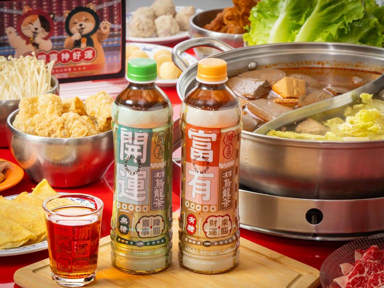 開喜烏龍茶聯手詹記麻辣火鍋打造「轉運 KTV」！AI 開運神曲、限定特調、活動內容一次看！