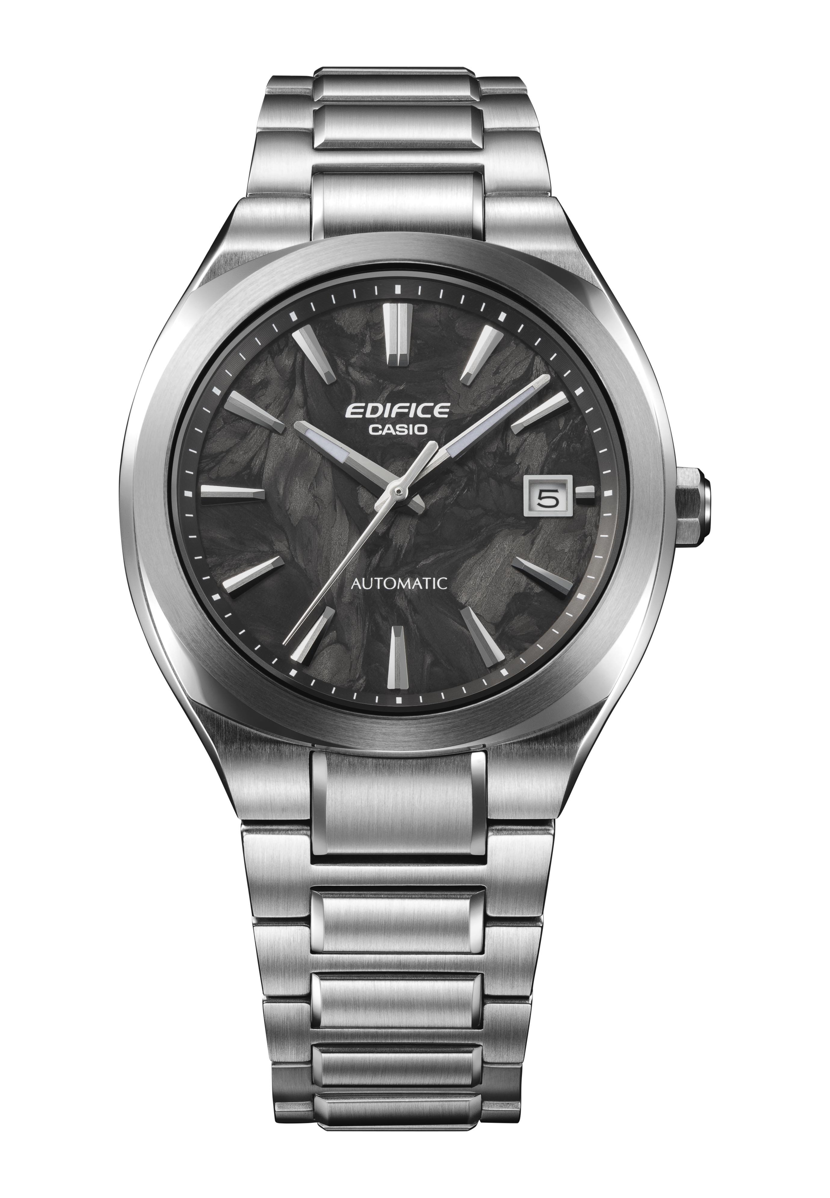 CASIO EDIFICE 推出 EFK-200 機械錶!碳纖維跑車工藝、透視背蓋⋯親民入手機械錶的機會來了!
