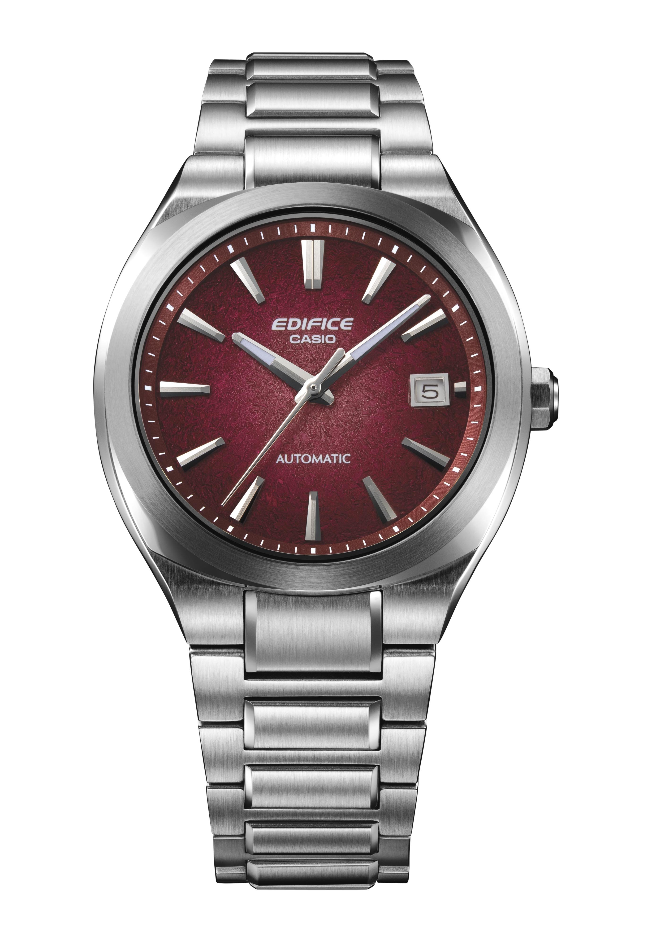CASIO EDIFICE 推出 EFK-200 機械錶!碳纖維跑車工藝、透視背蓋⋯親民入手機械錶的機會來了!
