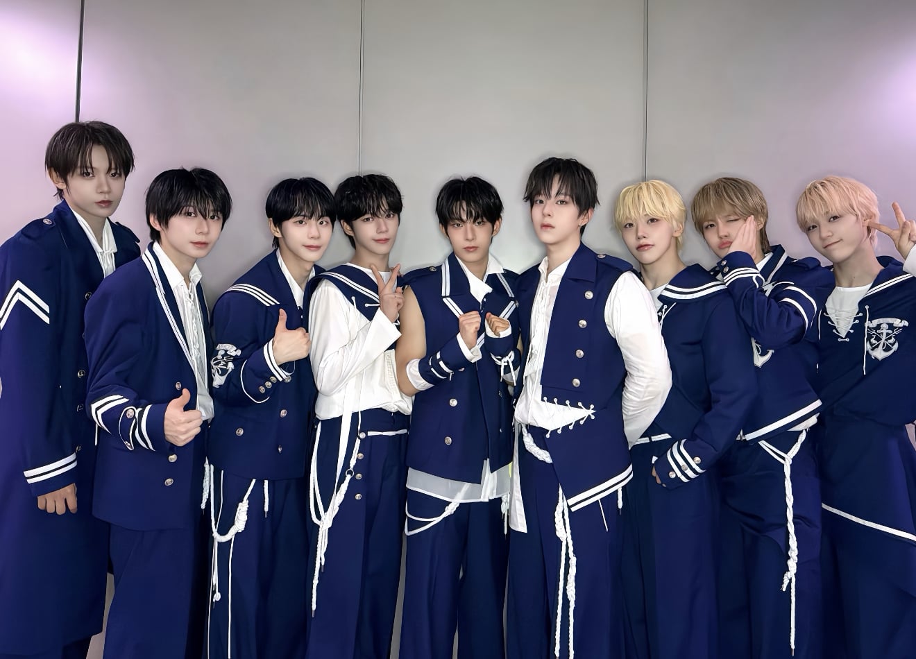 AHOF 新專輯首週賣破 20 萬張！強碰 TWICE、i-dle 仍衝前三，8 月 2 日台北開唱！