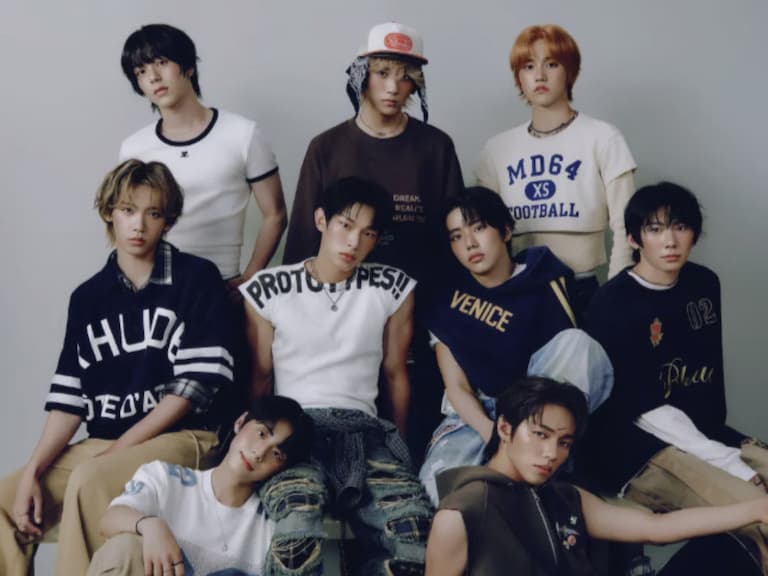 AHOF 新專輯首週賣破 20 萬張！強碰 TWICE、i-dle 仍衝前三，8 月 2 日台北開唱！
