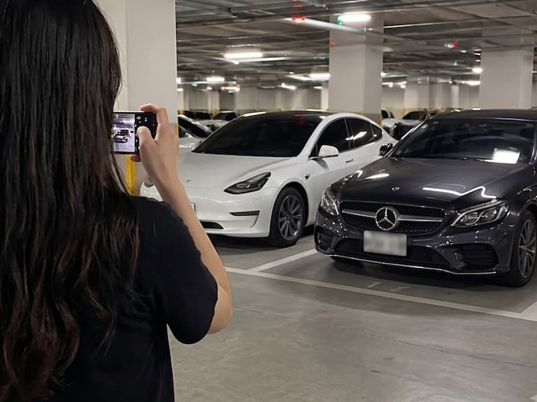 台灣人到停車場必拿手機拍照！引發大票網友共鳴：「真的會忘記！」