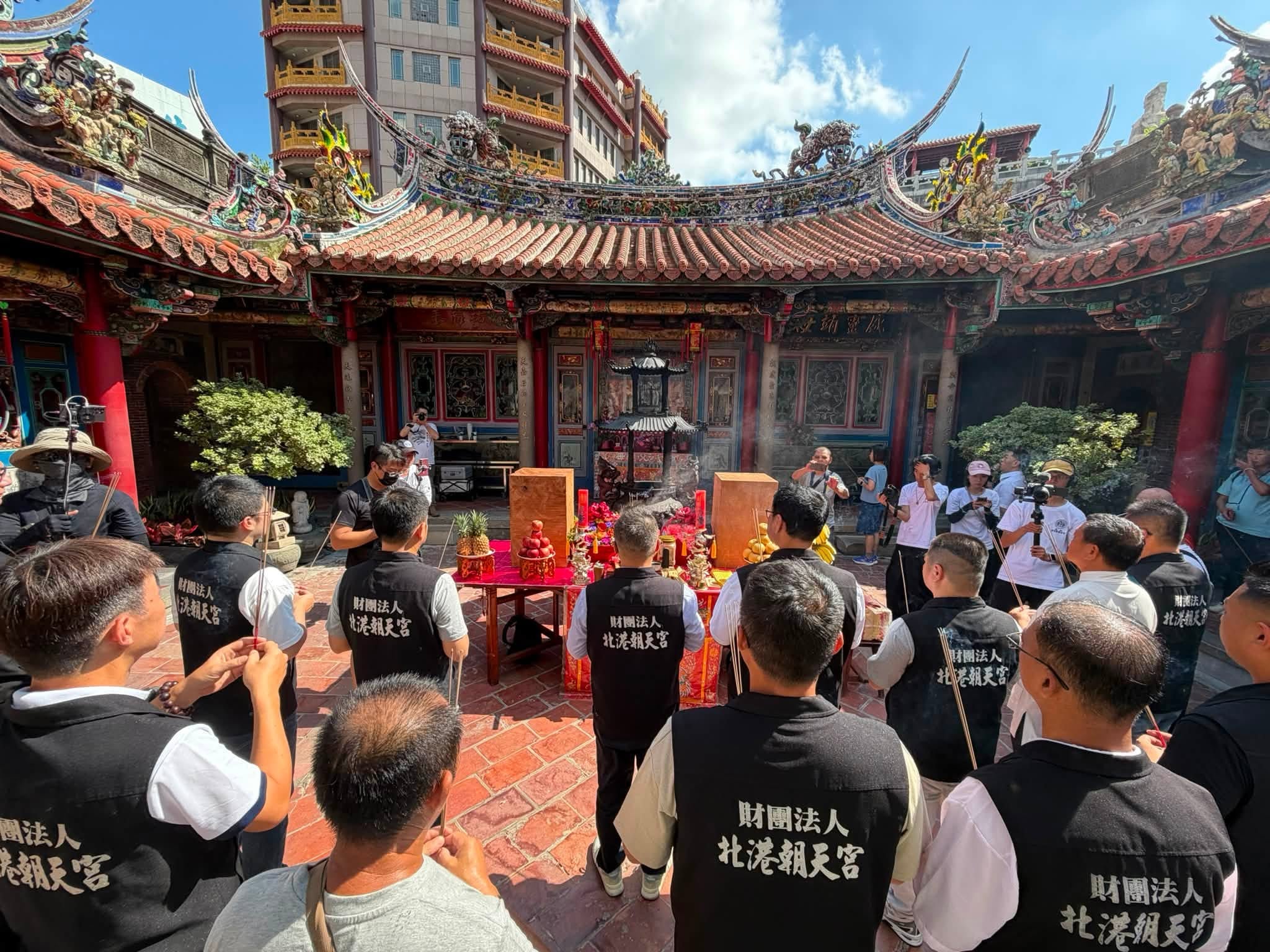 2026 全台最靈驗宮廟推薦!5 間網友公認拜拜聖地,求財、求姻緣都超有感!