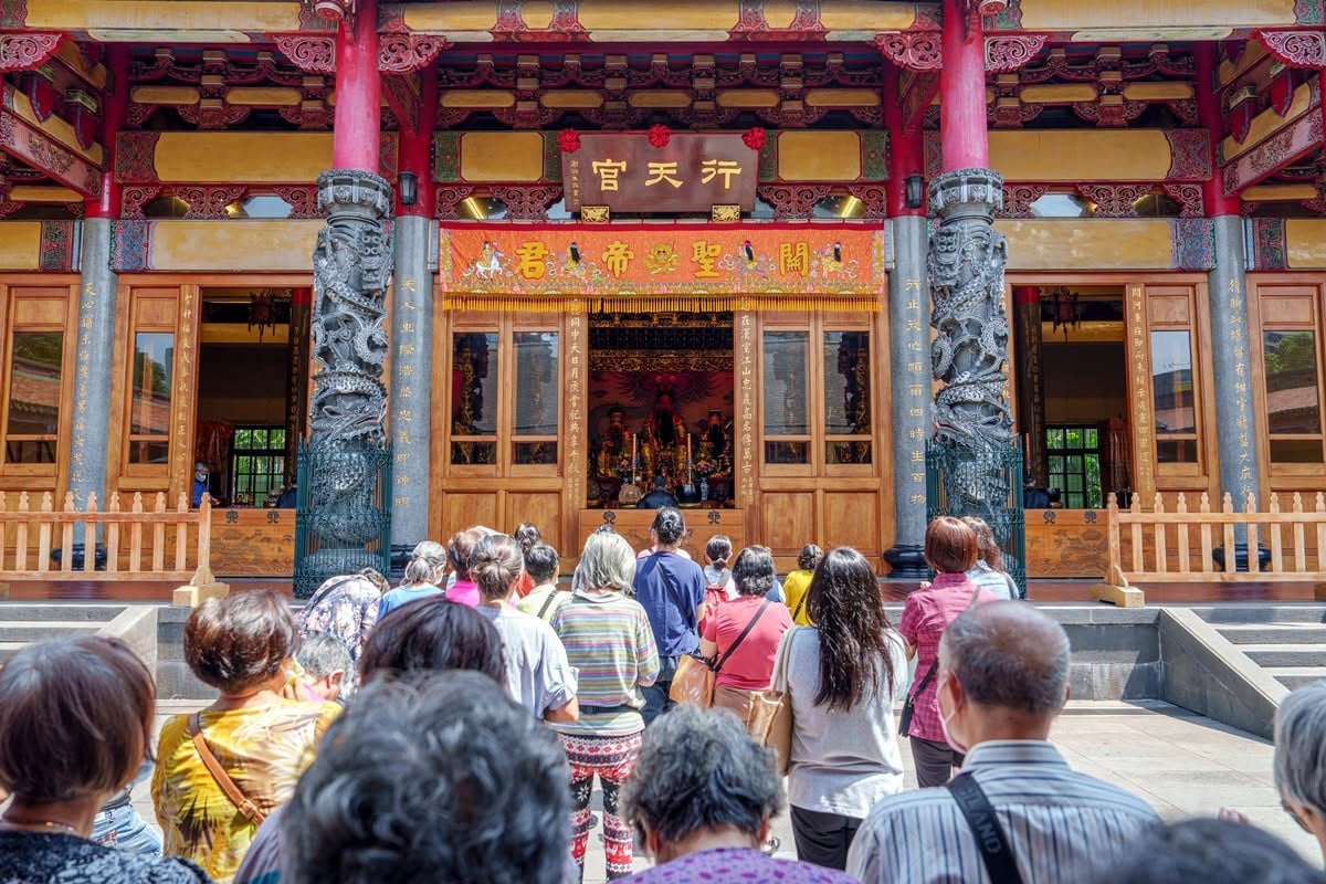 2026 全台最靈驗宮廟推薦!5 間網友公認拜拜聖地,求財、求姻緣都超有感!
