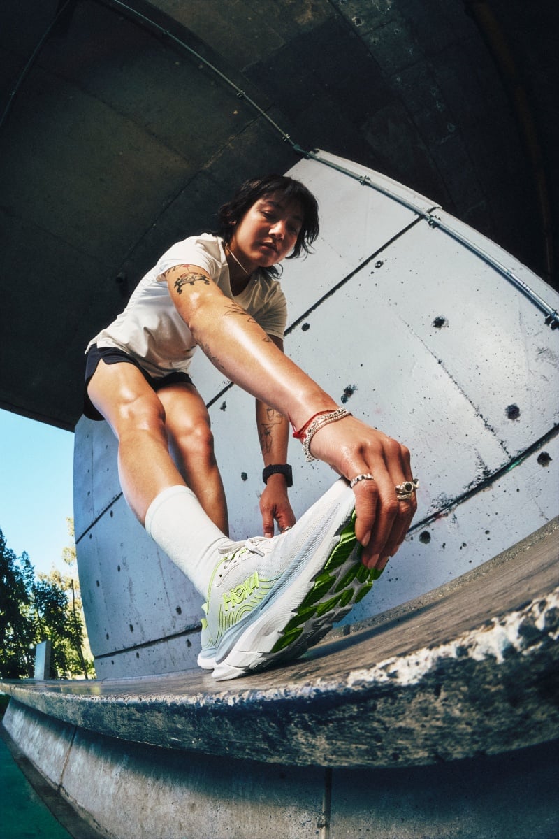 HOKA Clifton 11 跑鞋正式亮相!全新鞋面工藝及機能設計、舒適滑順再升級!
