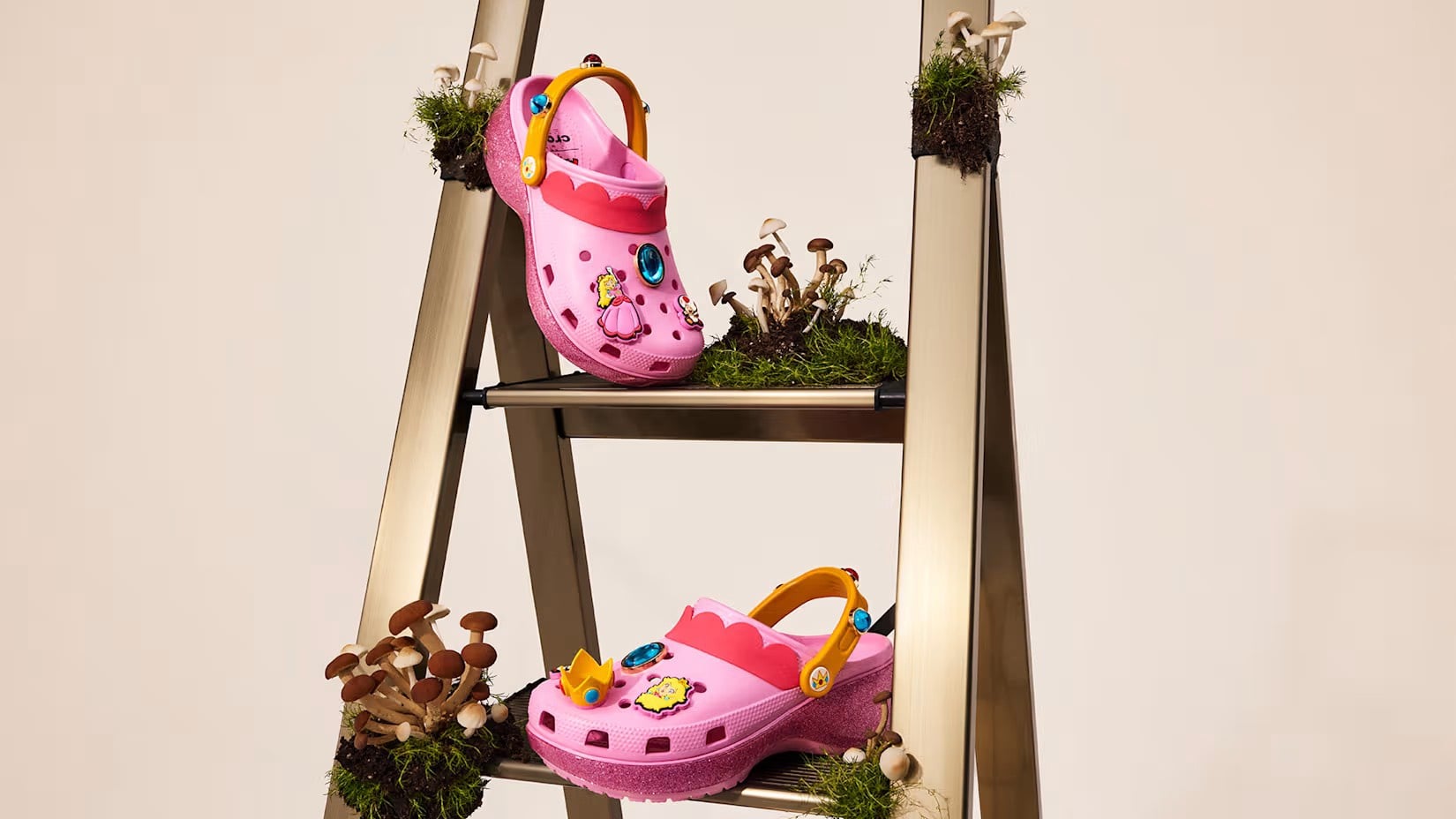 超級瑪利歐 x Crocs 洞洞鞋聯名系列正式發表!瑪利歐、耀西、碧姬⋯角色元素注入粉絲必收!